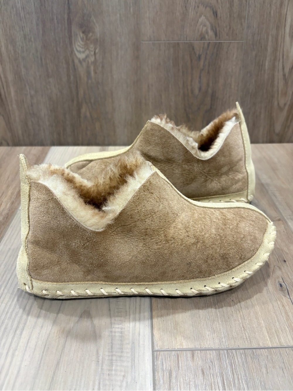 Grosvenor Square Classics Genuine Tan Shearling-Lined Slip-On Moc Slippers USA
